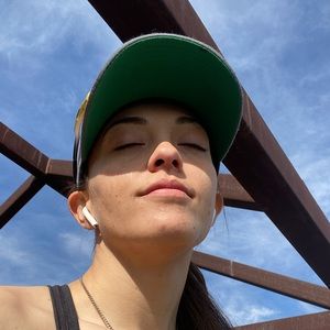 Meet your Posher, Avry